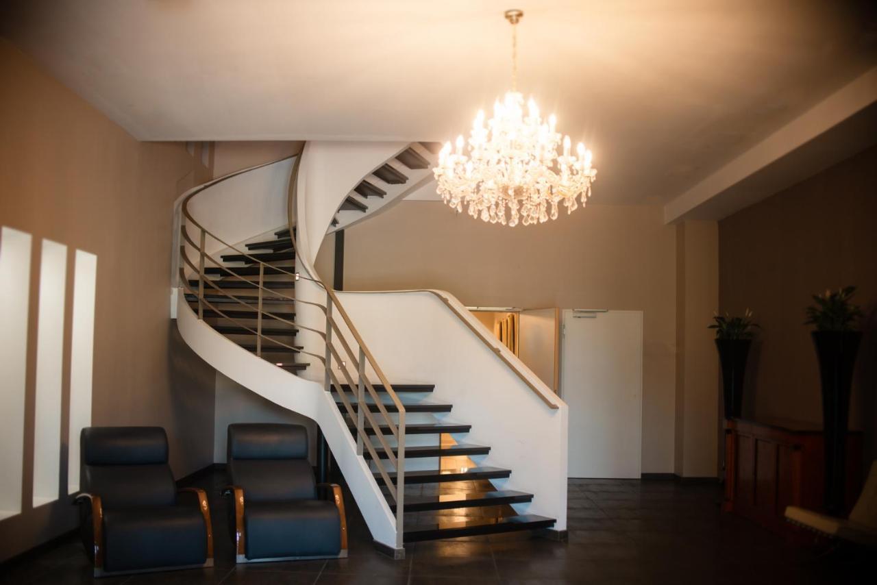 Ross Hotel Щутгарт Екстериор снимка
