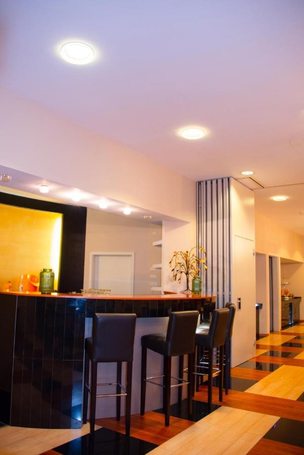 Ross Hotel Щутгарт Екстериор снимка