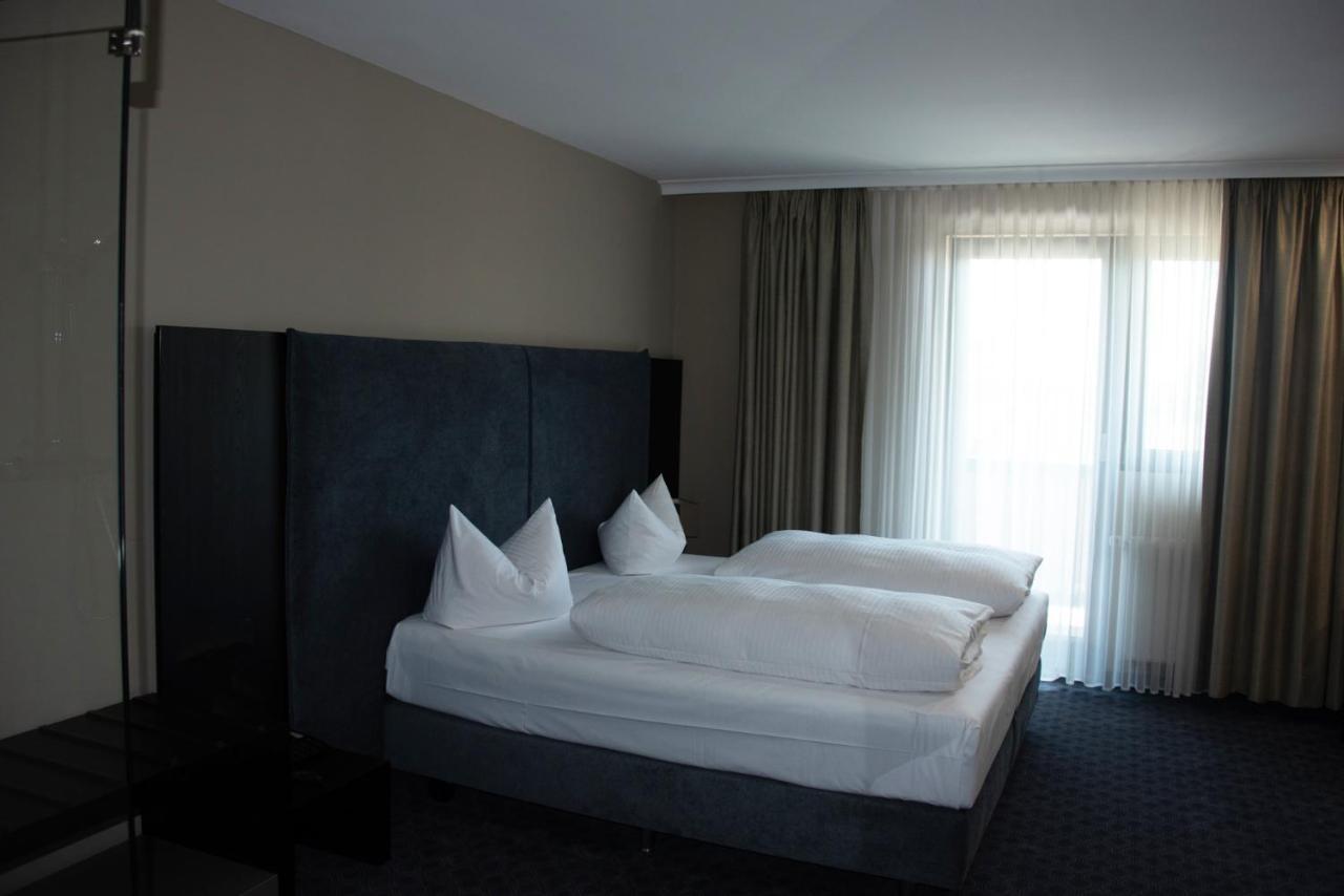 Ross Hotel Щутгарт Екстериор снимка