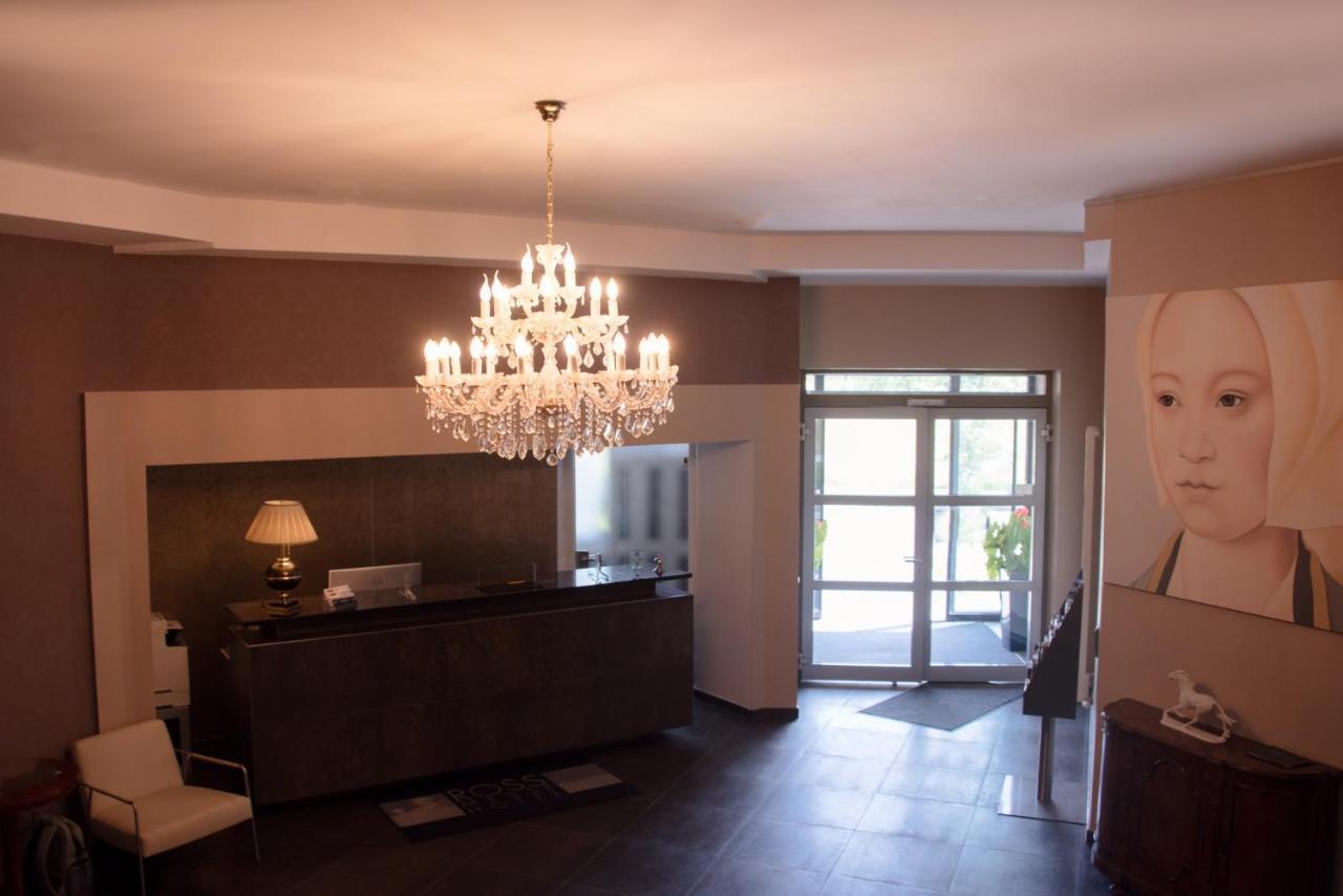 Ross Hotel Щутгарт Екстериор снимка