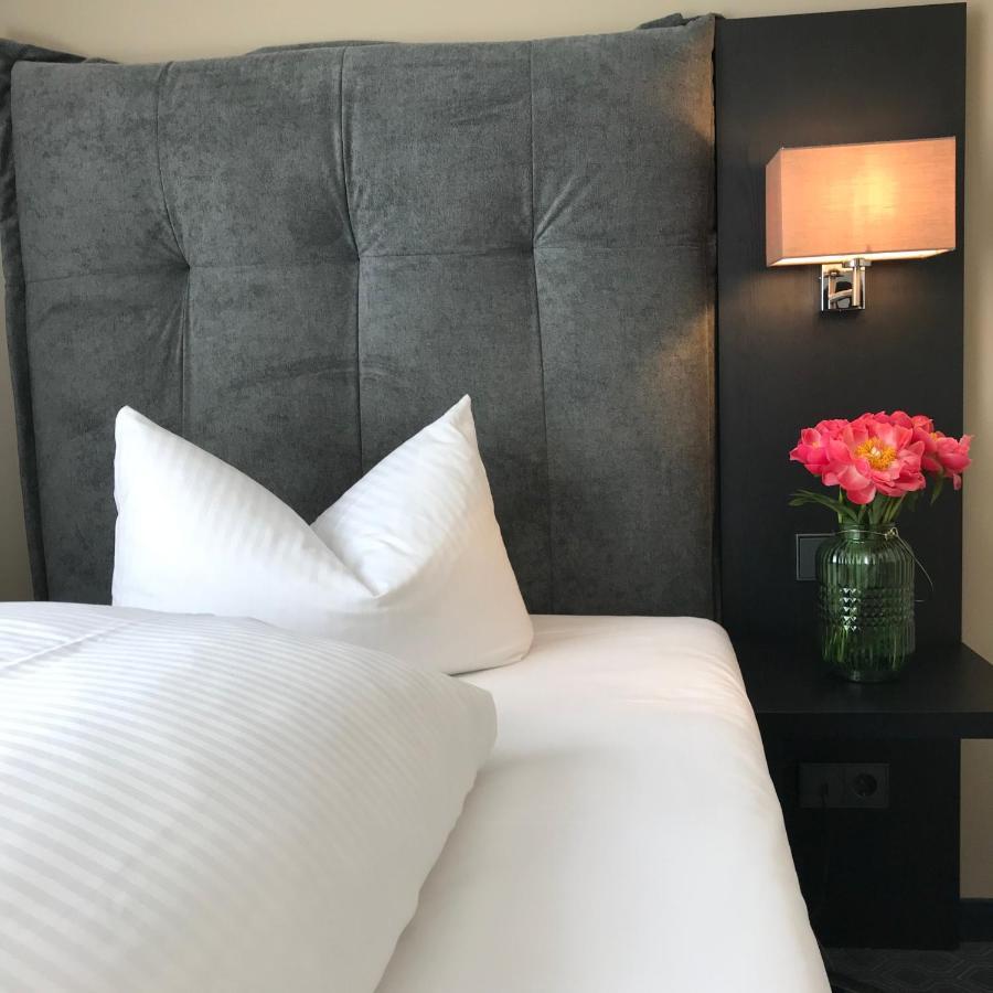 Ross Hotel Щутгарт Екстериор снимка