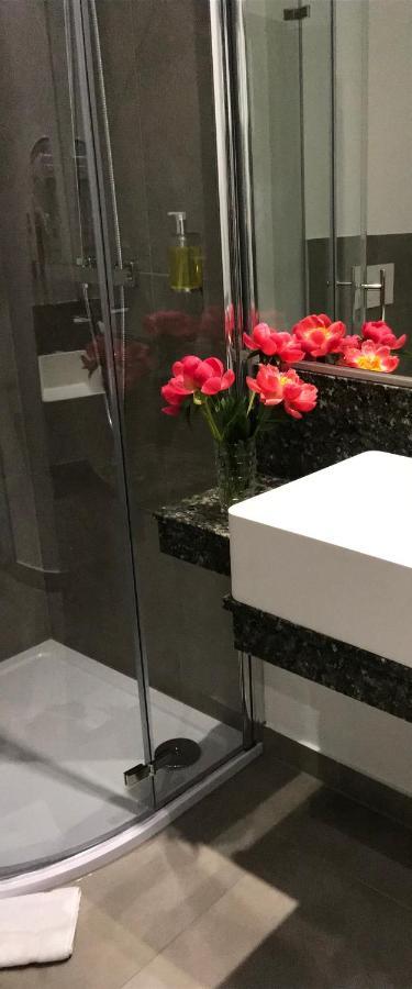 Ross Hotel Щутгарт Екстериор снимка